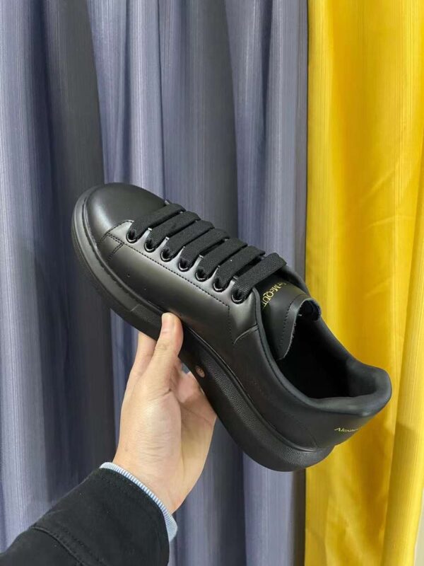Alexander McQueen 13