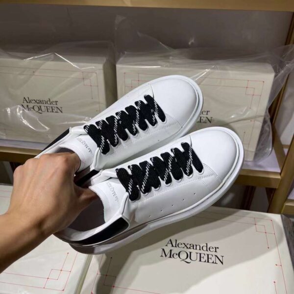 Alexander McQueen 52