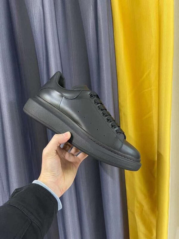 Alexander McQueen 13